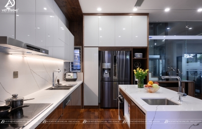 Nội thất phòng bếp gỗ óc chó